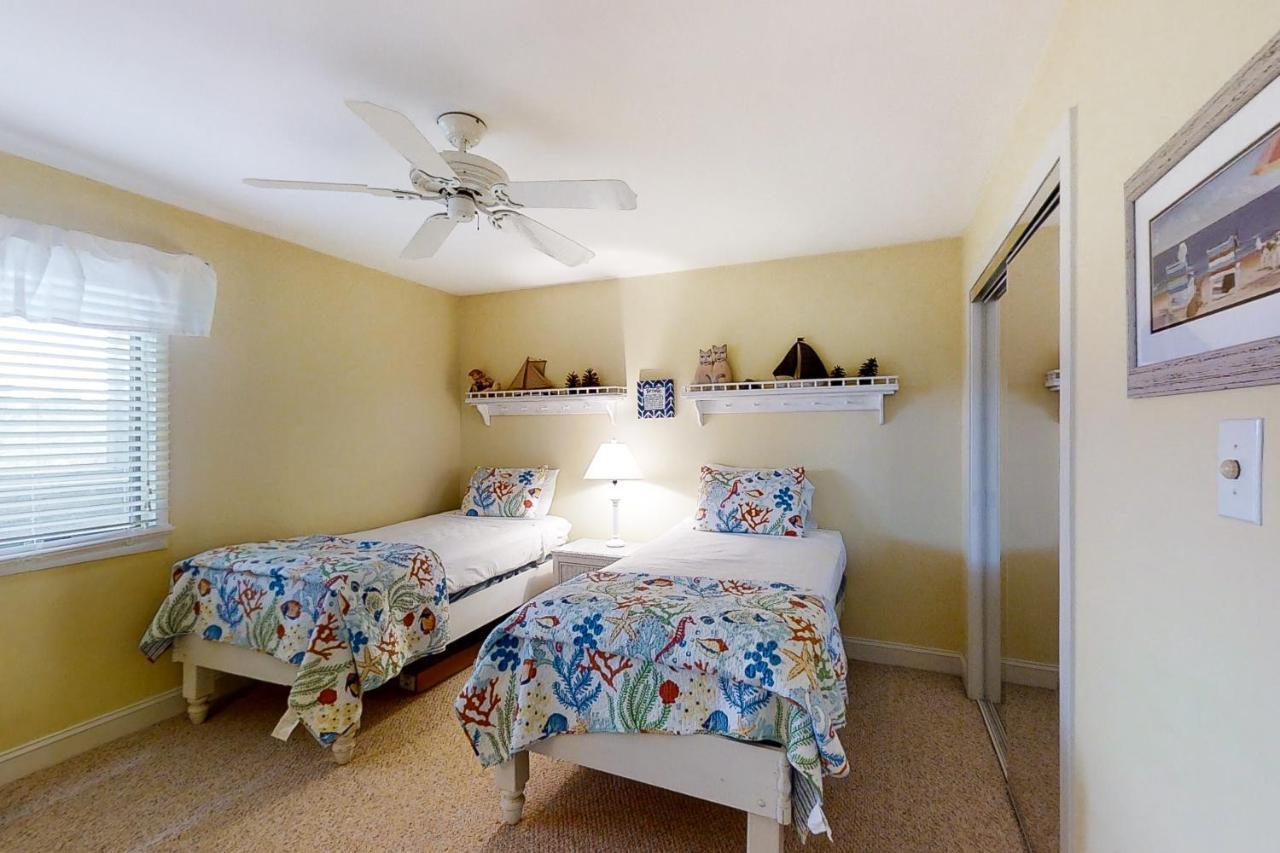 Breakers C-22 Apartment Pine Knoll Shores Exterior photo